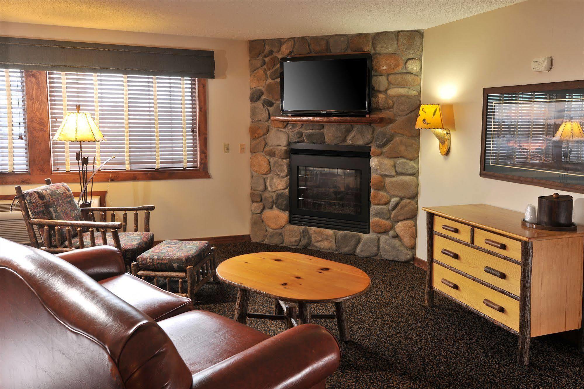 Cedar Creek Hotel Wausau - Rothschild Exterior foto